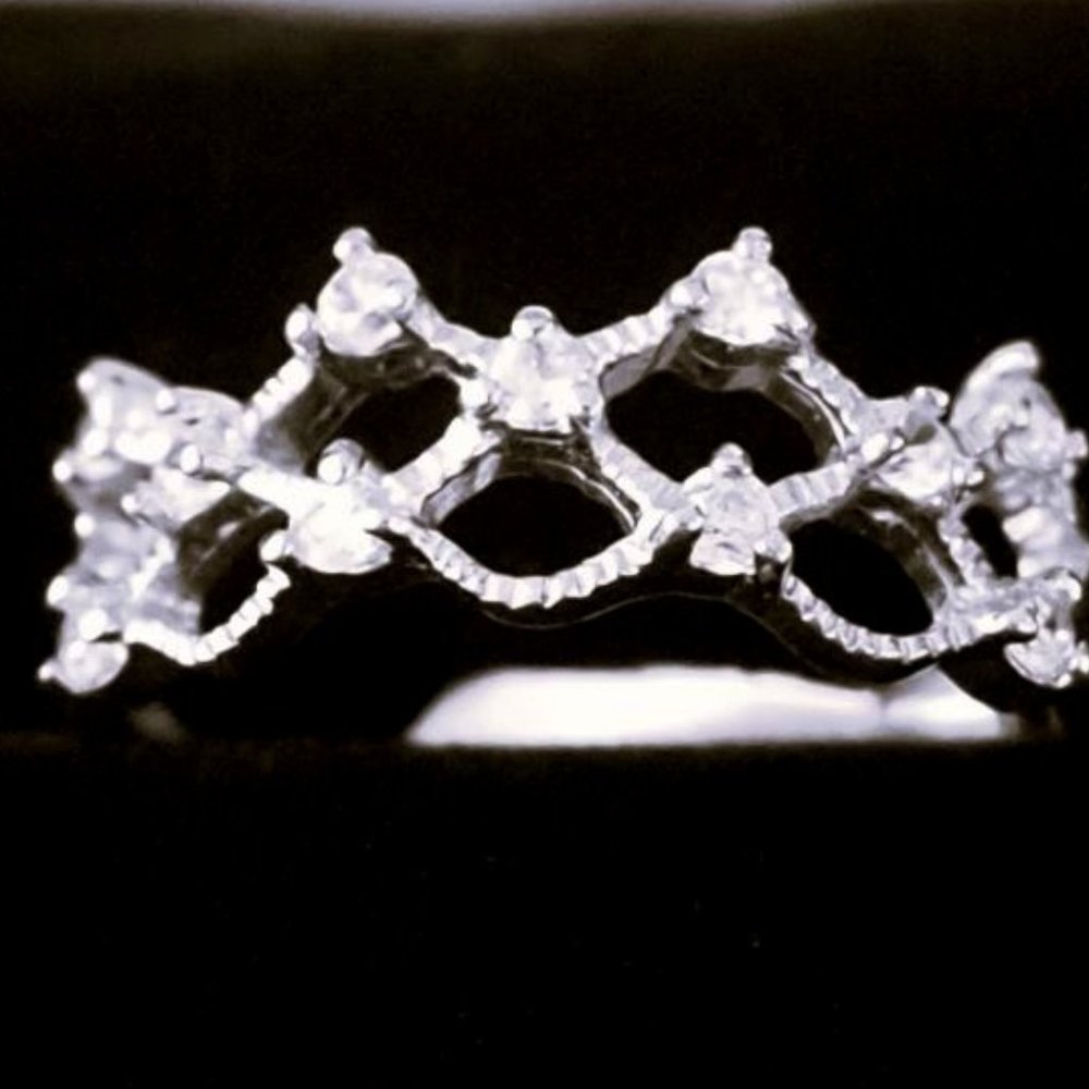 Fancy Ladies Fashion Band / Solid .925 Sterling Silver